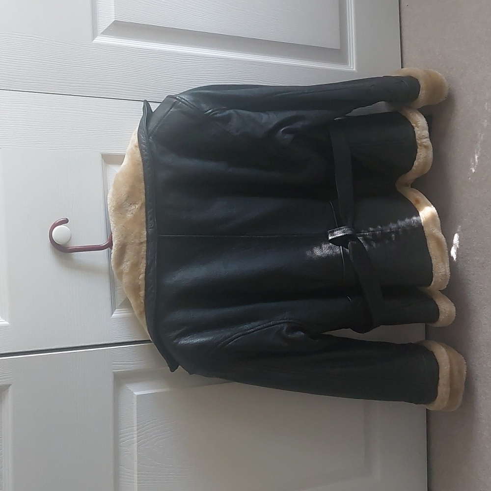 Leather jacket - Picture 2 of 3